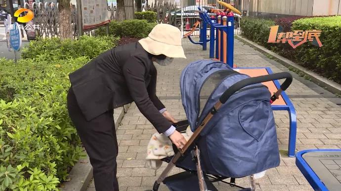 4个月宝宝手指剪流血了止不住血,四个月宝宝手指被剪出血