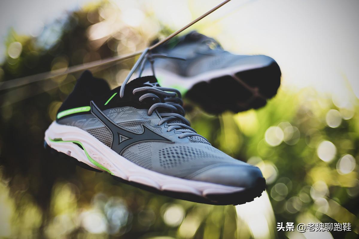 各大品牌跑鞋推荐鸿星尔克,鸿星尔克跑鞋属于什么档次