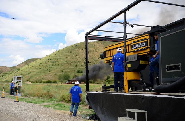 美国电磁炮和中国的电磁炮谁更强,日本电磁轨道炮和中国电磁炮