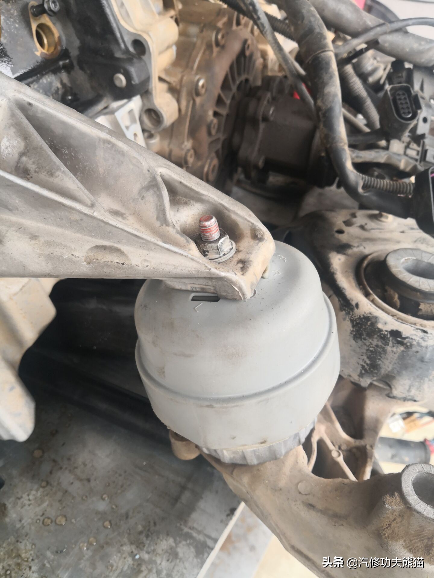 10年奥迪a6l2.0t烧机油怎么解决,10年奥迪a6l2.0t烧机油维修