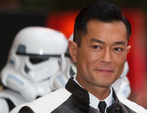 郑少秋与苗侨伟谁更帅,郑少秋周润发苗侨伟哪个更帅