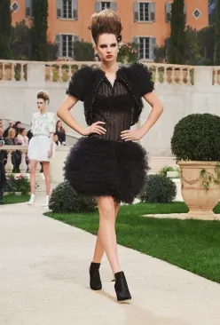 chanel香奈儿1995年时装秀,chanel香奈儿2015高级时装秀