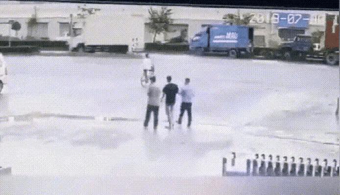 这是来自东方的神秘力量,我们对美承诺,绝不首先使用局座!