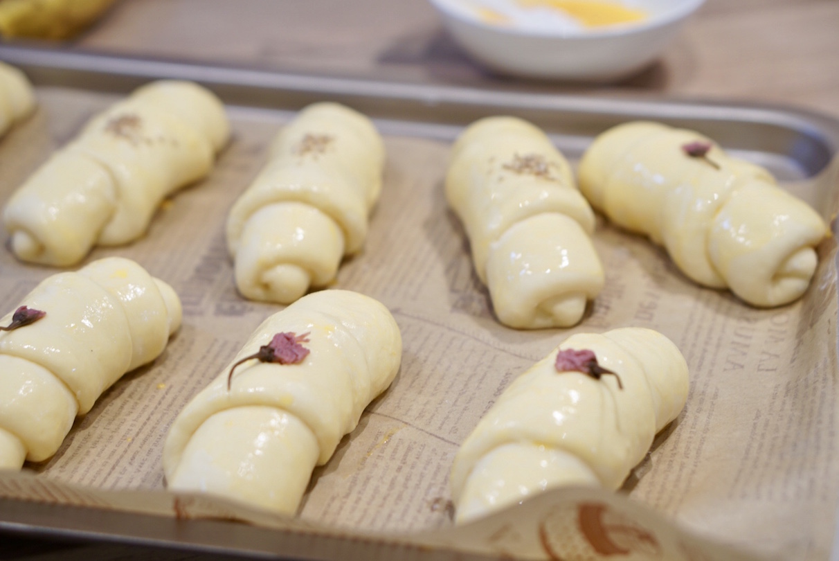 咸香好吃的日式盐面包，自己在家也能做，底部酥脆