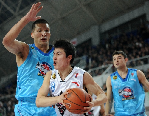 前辽篮天才国手慈善比赛中挑衅业余球员，他的名气曾远超丁彦雨航