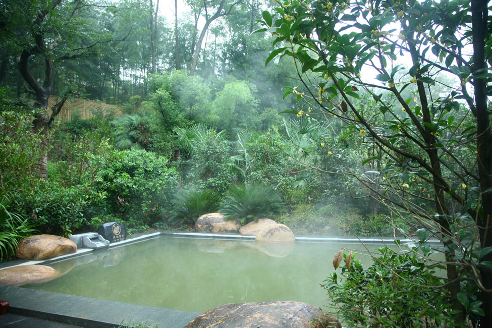 天目湖御水温泉户外泡池,峡谷深处的纯天然户外生态温泉