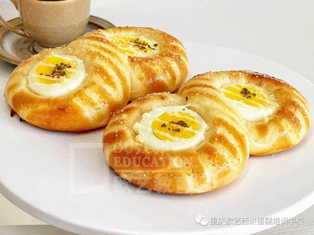 重庆欧艺培训学校告诉你如果说欧包素雅，那么甜面包就是惊艳