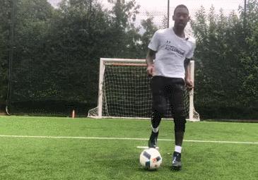 十大足球技巧过人动作,30秒掌握10种足球基本功