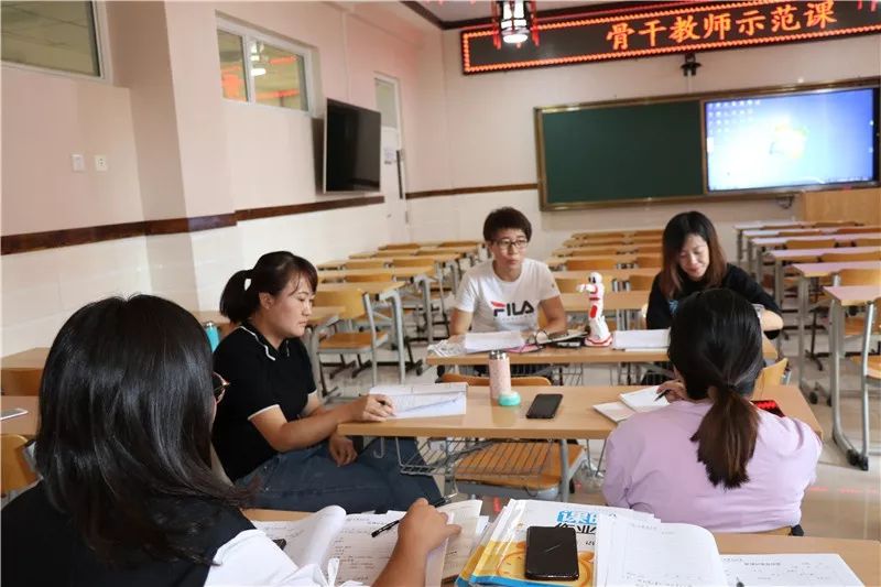 教师简短的辞职信,教师的一封辞职信