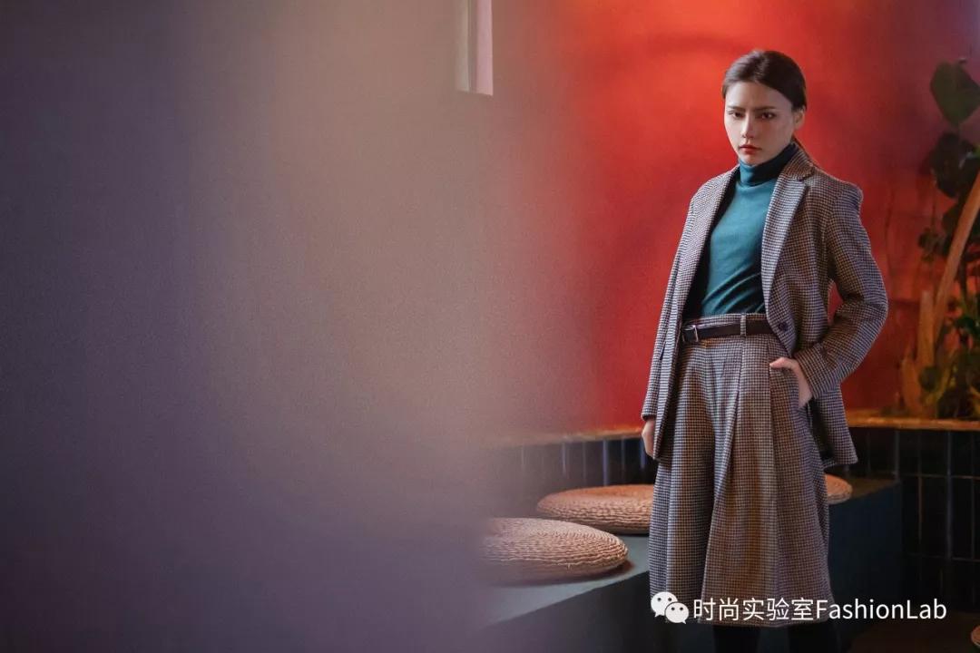 冬天下身穿暖和还是上身穿暖和,冬天想穿的很薄也保暖怎么穿