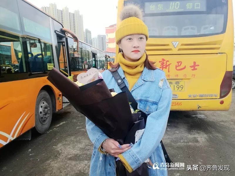 原来你是这样的“最美弯腰女孩”！1分钟系鞋带背后，竟是23年