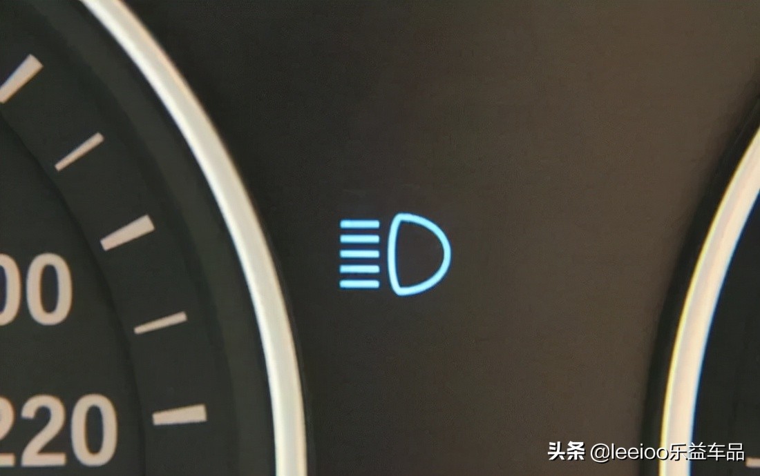 一开灯就显示故障,亮红灯而且一直叫是怎么回事