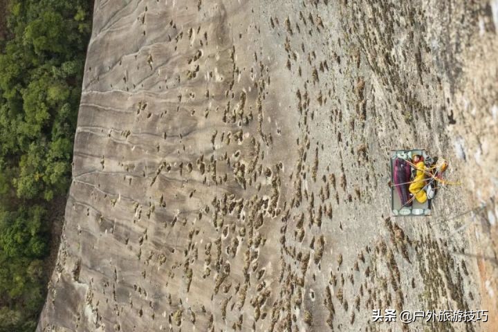 记得《攀登者》相机丢了的事吗？摄影在户外探险发展中的简史