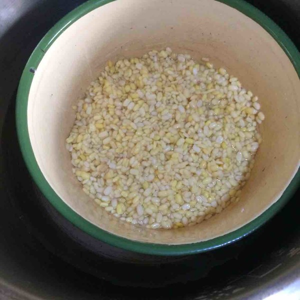 夏天，绿豆别熬粥了，这样做清凉有弹性，比冰淇淋还爽口，凉快