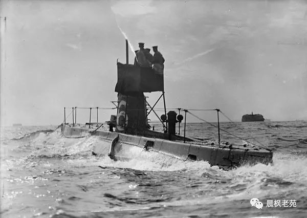 苍龙级潜艇指挥塔高度,潜艇指挥塔内部