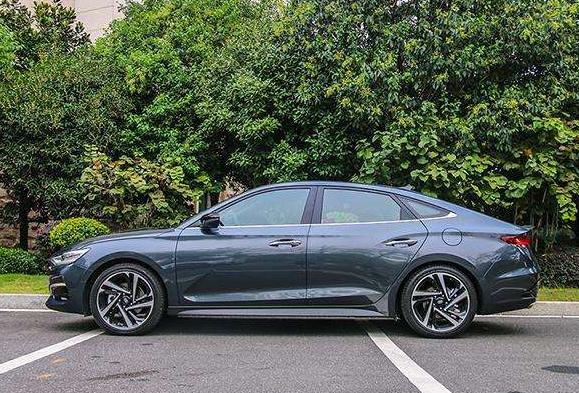 零首付、现金补贴、定金翻倍,现在是买车的好时候吗?