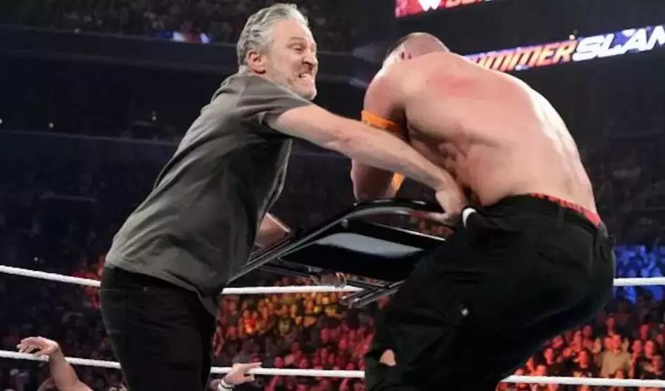 wwe打斯瓦辛格,施瓦辛格客串wwe摔角狂热完整版