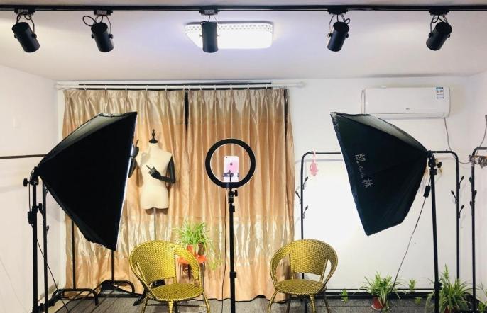 主播直播间背景怎么布置好看,直播间背景布置最简单