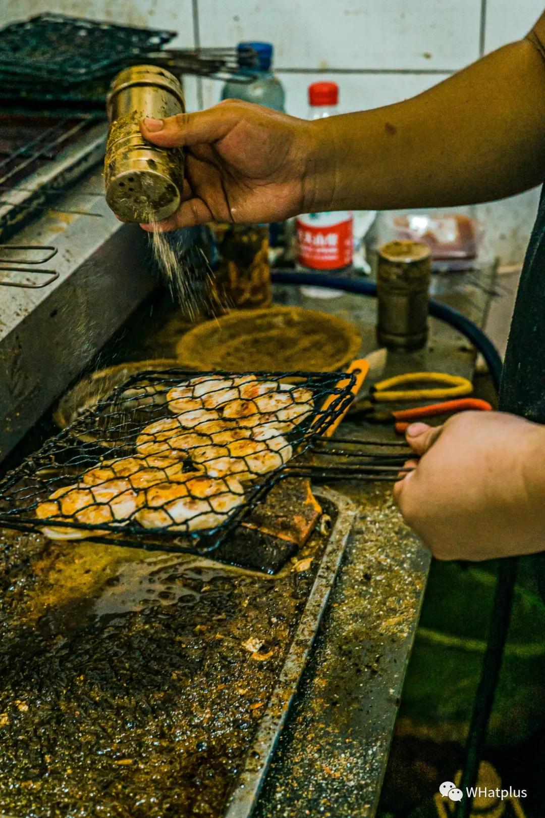只有一张桌子的烧烤,只有3张桌子的川菜馆