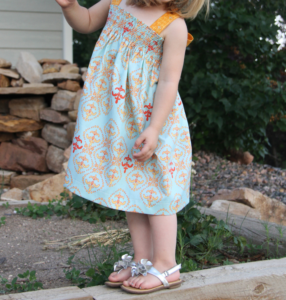 小孩连衣裙的蝴蝶结的制作教程,好看的儿童连衣裙编织教程