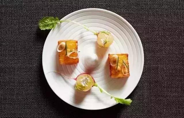 米其林摆盘最豪华的菜,米其林厨师摆盘小技巧
