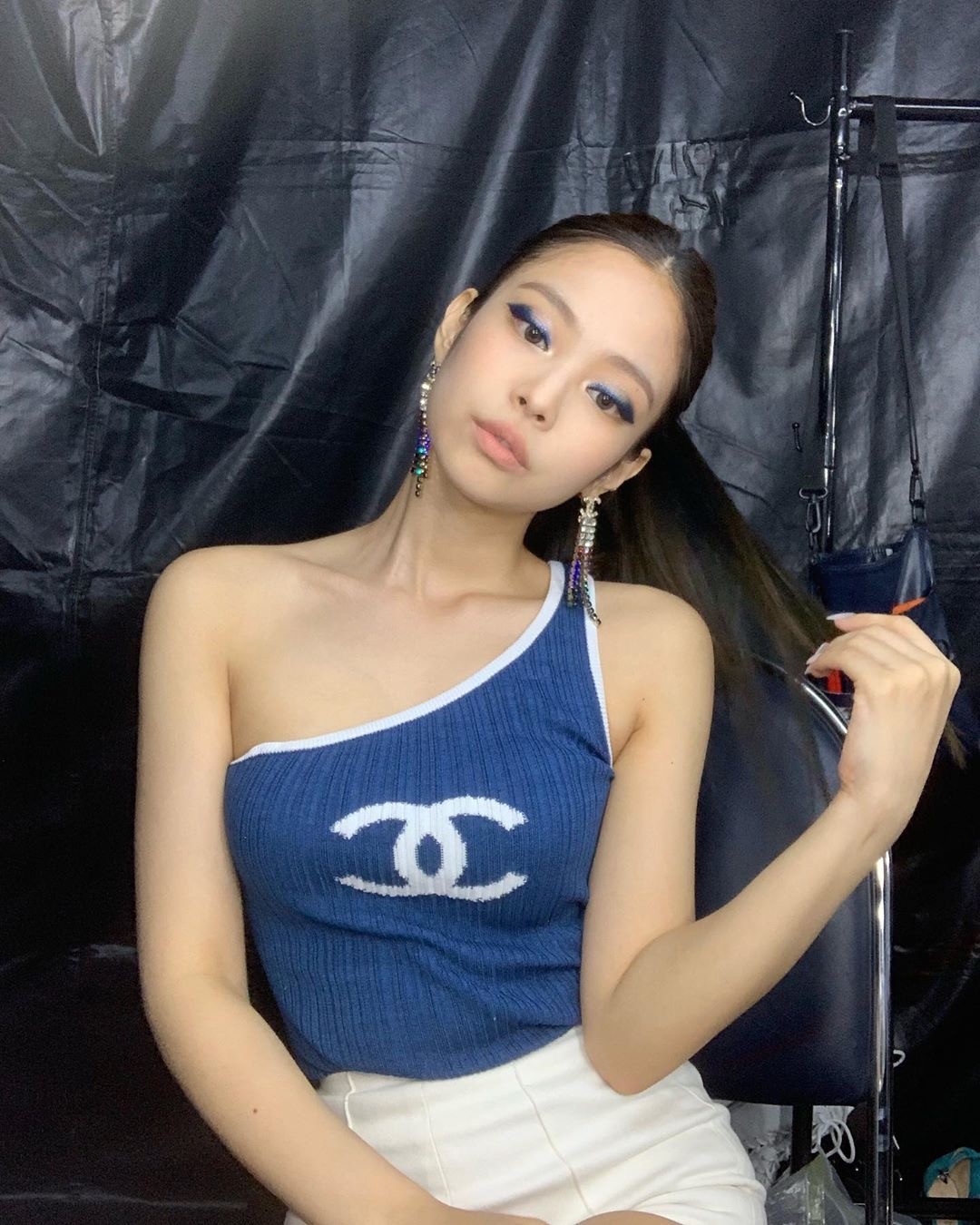 金智妮最新穿搭长款,金智妮最新牛仔裤造型