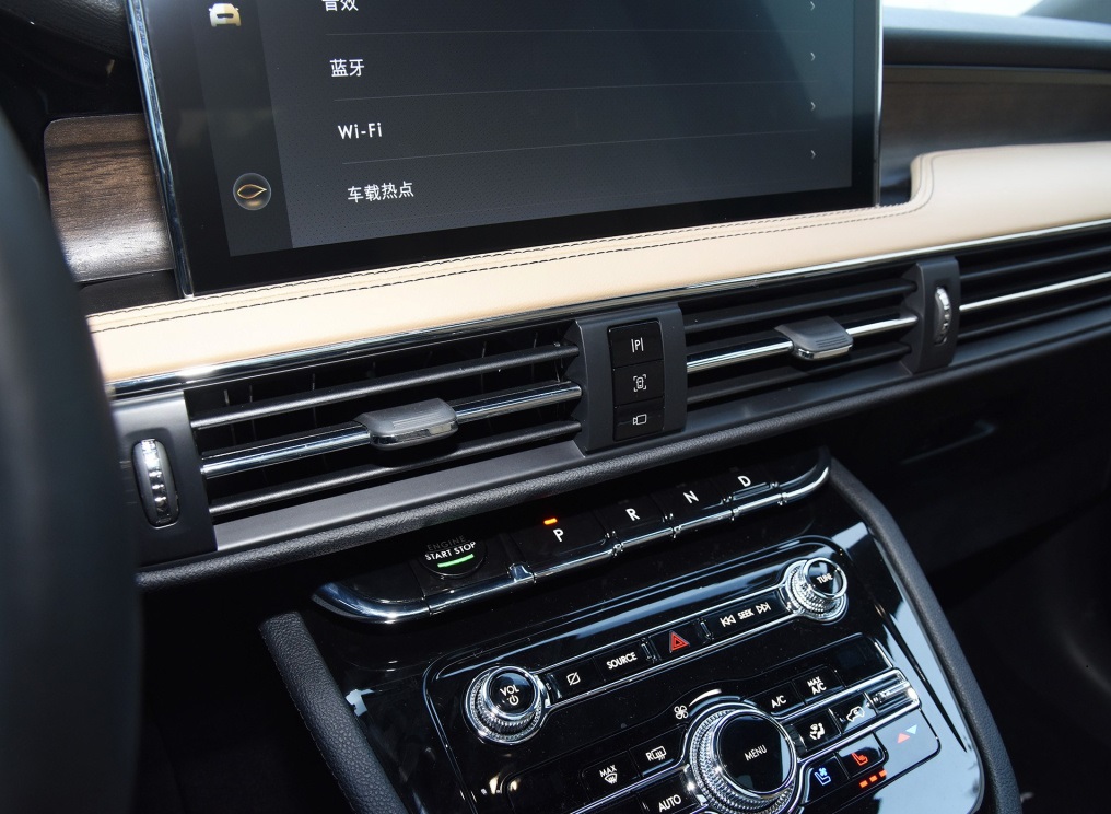 林肯冒险家顶配车型体验,林肯冒险家suv试驾视频