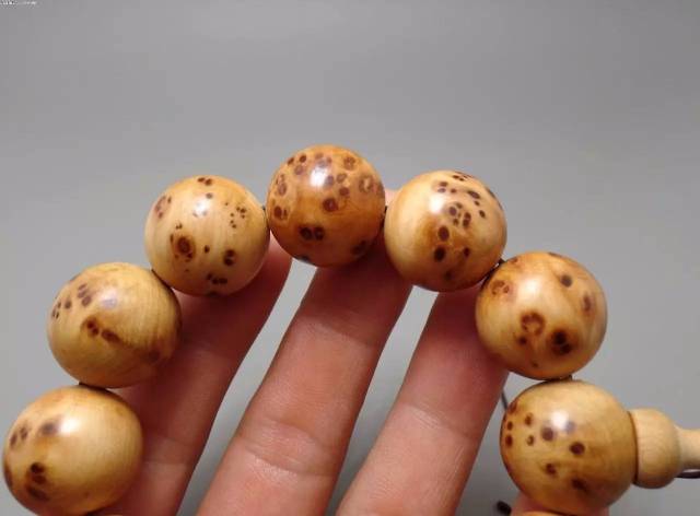 崖柏怎么样快速变红,崖柏根雕的日常维护