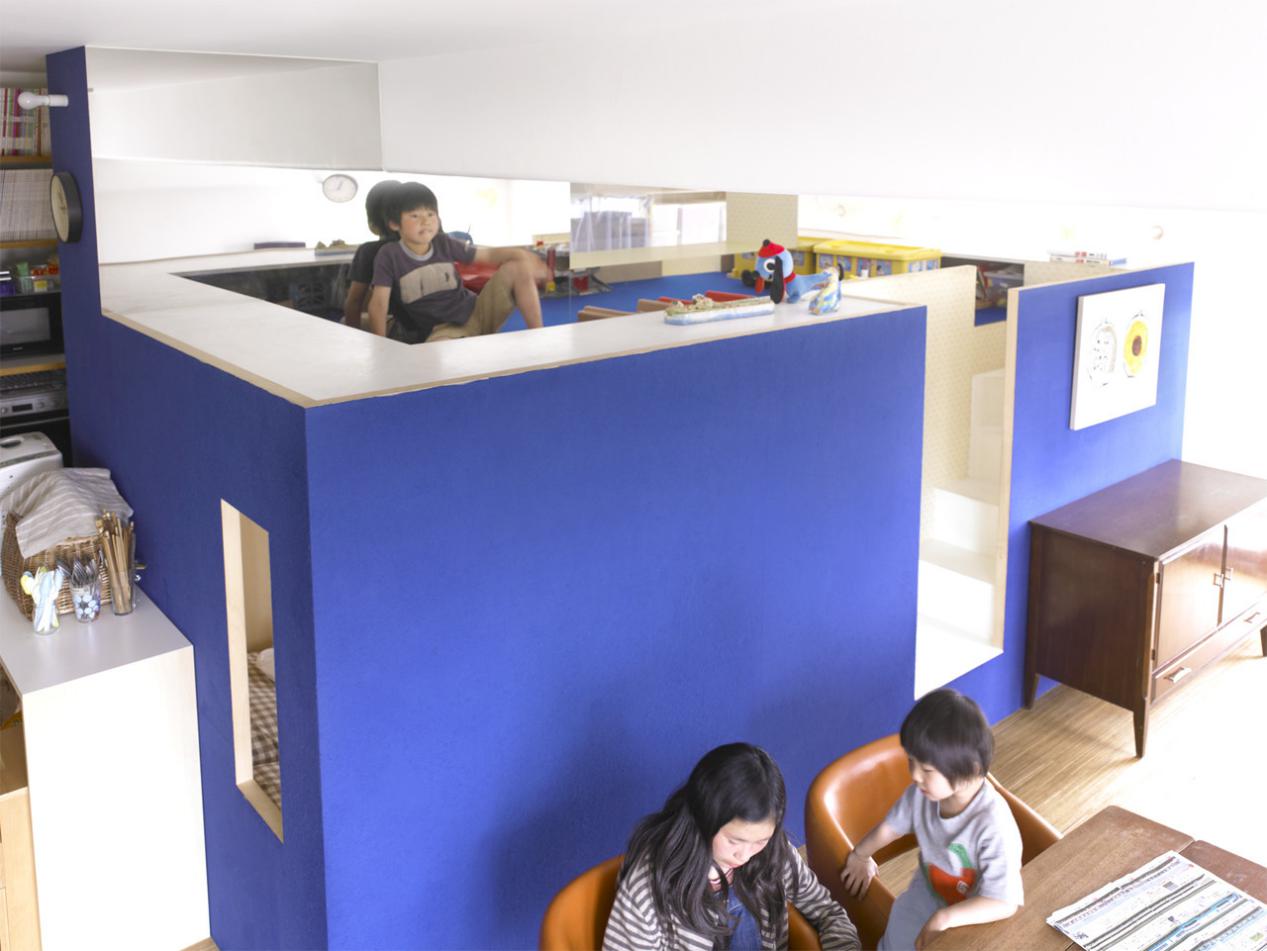 71平房子住6口人,4个孩子每人房间仅2㎡爬着进去,像睡在壁橱里