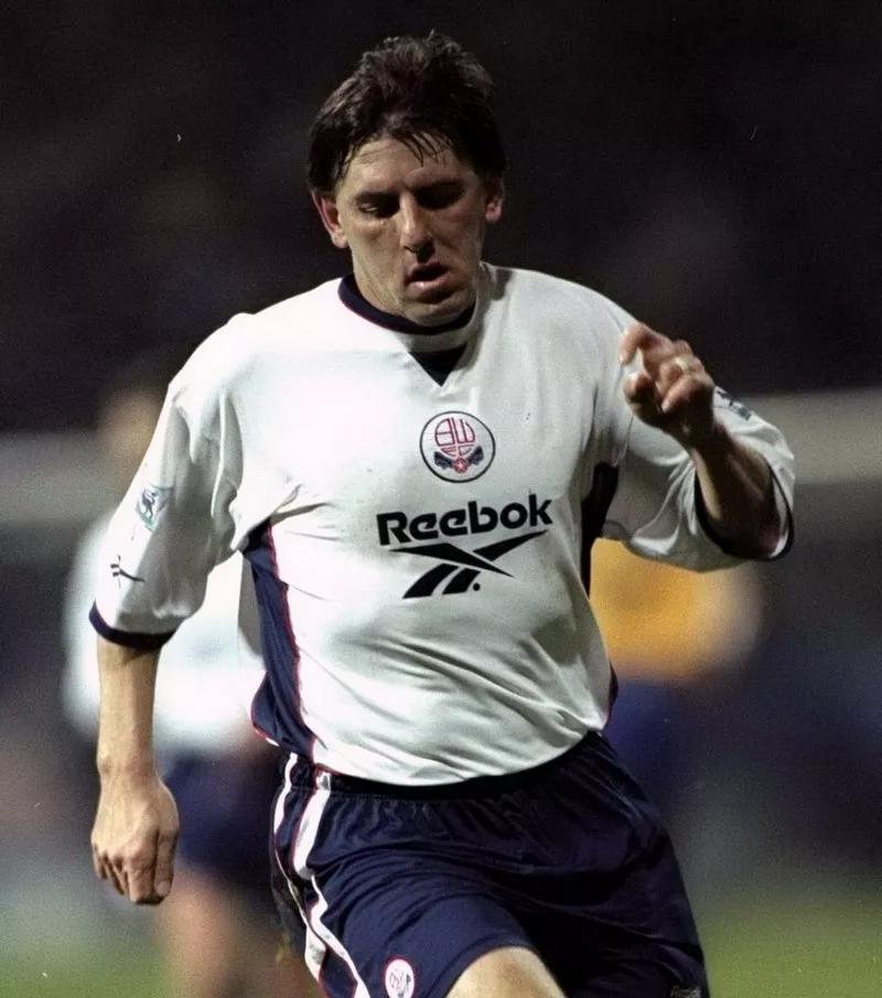 reebok老logo,reebok标志红蓝白