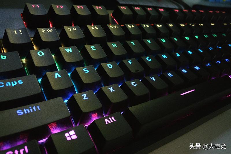 雷柏v520rgb合金版机械键盘评测,雷柏v808樱桃键盘测评