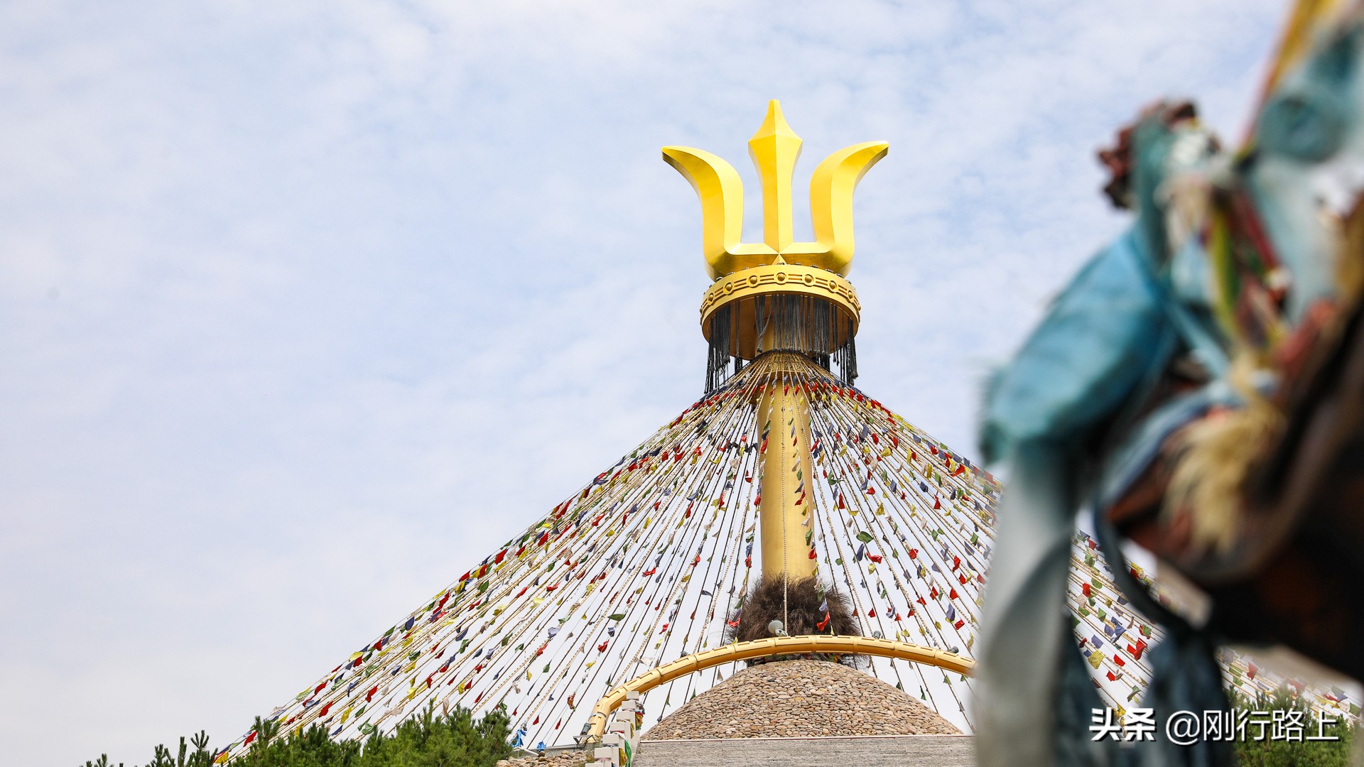 鄂尔多斯的伊克昭敖包,被誉为中国第一敖包,免费开放