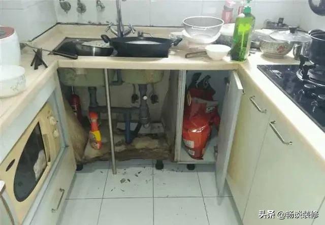 橱柜水槽下面潮怎么处理,橱柜水槽受潮怎么处理