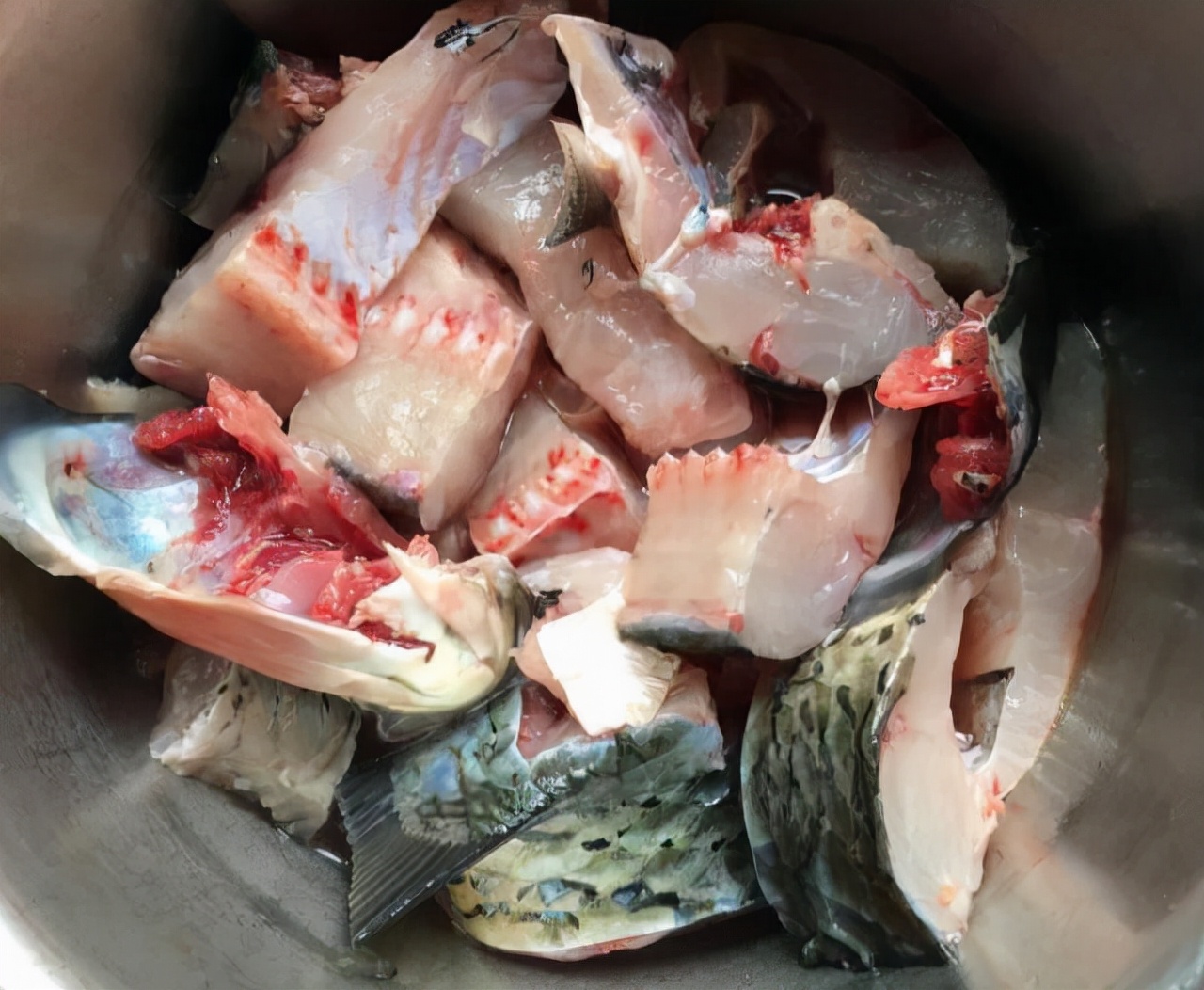 冬天果然还是适合炖鱼,冬天炖鱼的正确方法