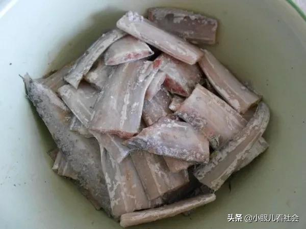 曾经，排大队也要吃上一口三毛八的带鱼