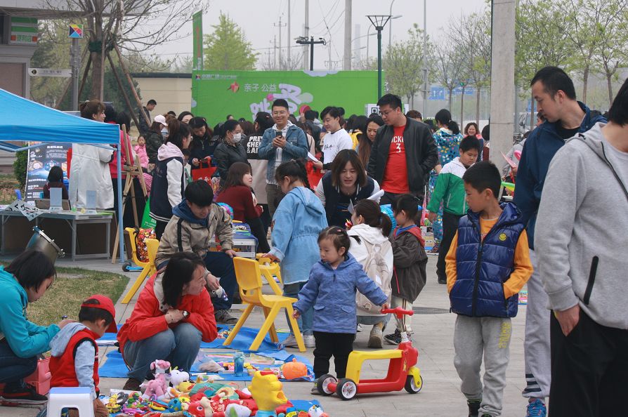 跳蚤市场热热闹闹,跳蚤市场活动
