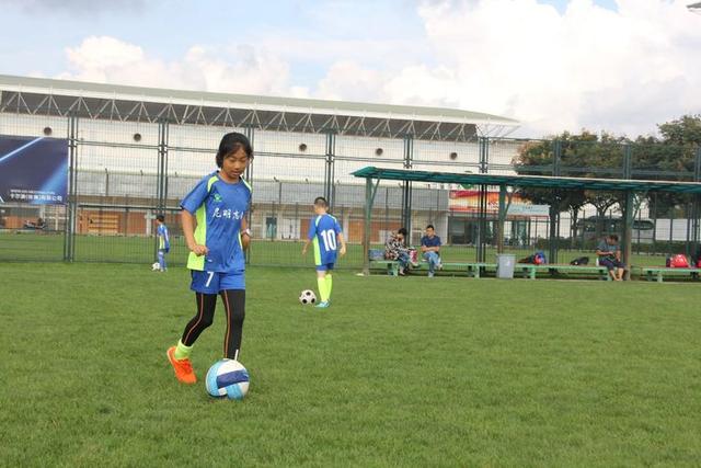 为梦想而努力青少年足球活动昆明,昆明少年足球训练营
