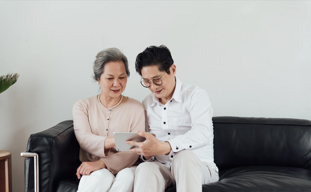 66岁男人自述：跟离异女人搭伙，她占有欲太强，我快要坚持不住了