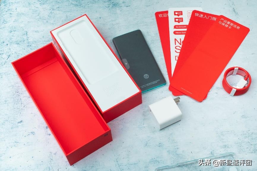 一加8当年出的时候多惊艳,一加8手感