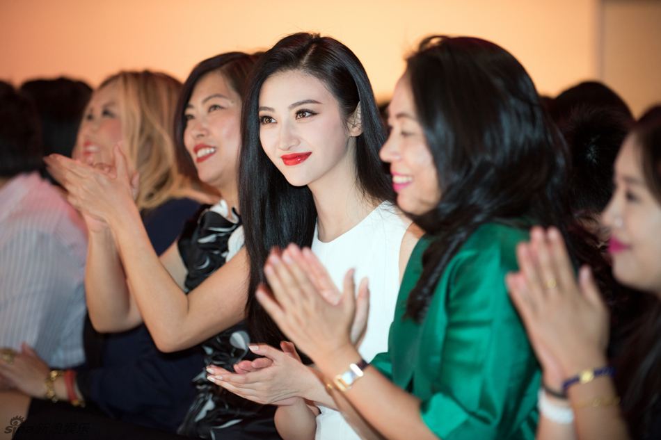 白到发光的景甜,宋轶景甜风格