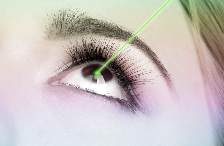 给孩子喂酒导致孩子死亡,男童被喂水呛到去世后续