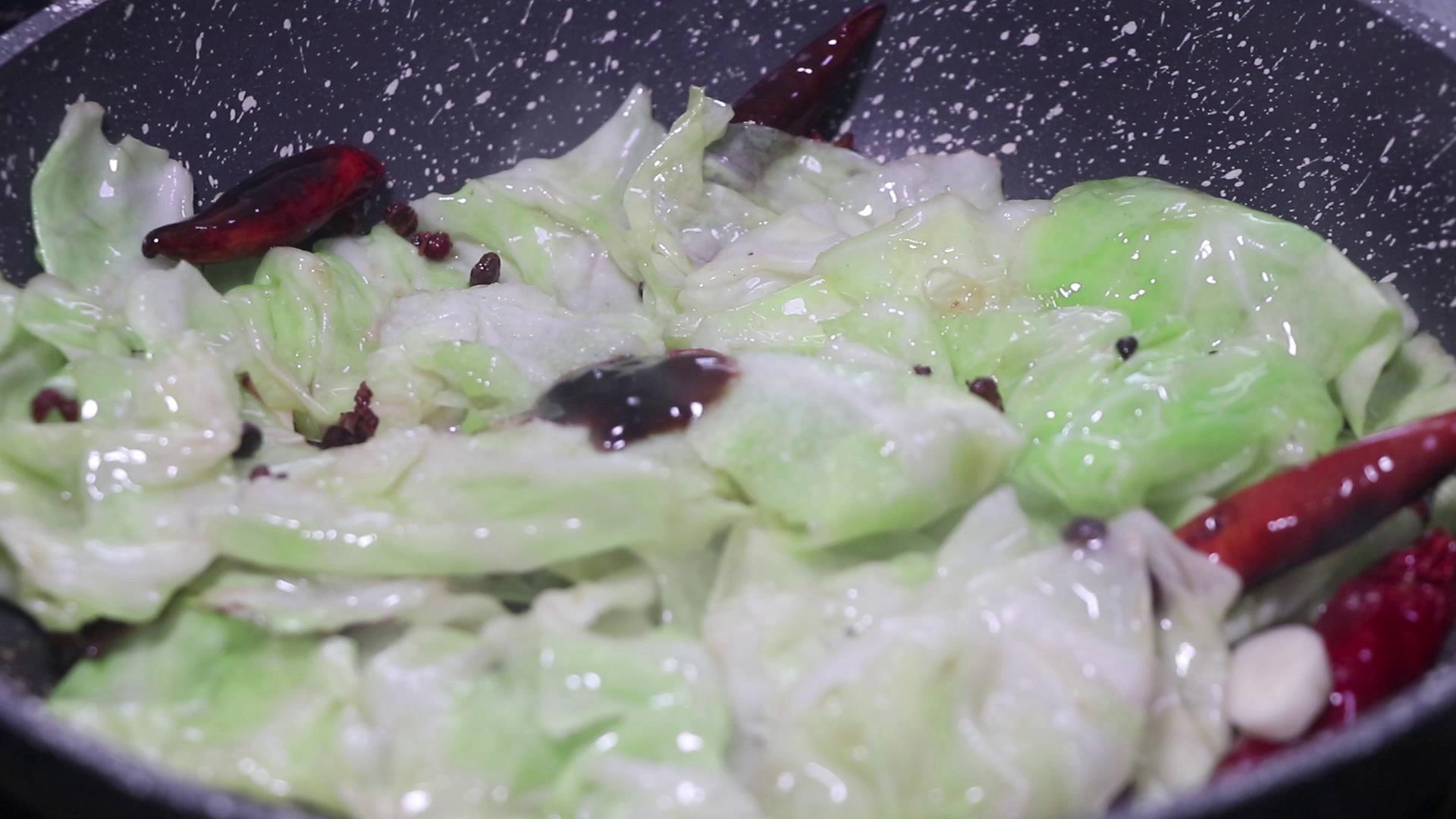 大头菜做法简单又好吃下饭,贵州黔西麻辣脆大头菜的做法视频