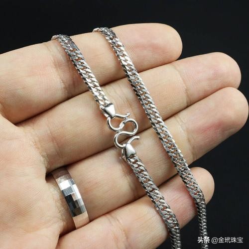 8年前买的铂金项链如今值钱吗,五千多买的铂金项链卖掉值多少