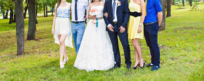 婚礼仪式新人感谢来宾鞠躬主持词,新的简短精彩的婚礼主持词完整版