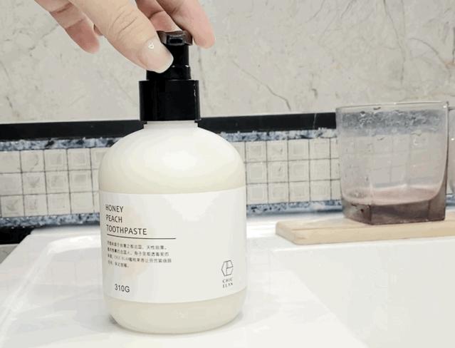 一张嘴臭牙齿就臭怎么办,一张嘴就口臭小妙招