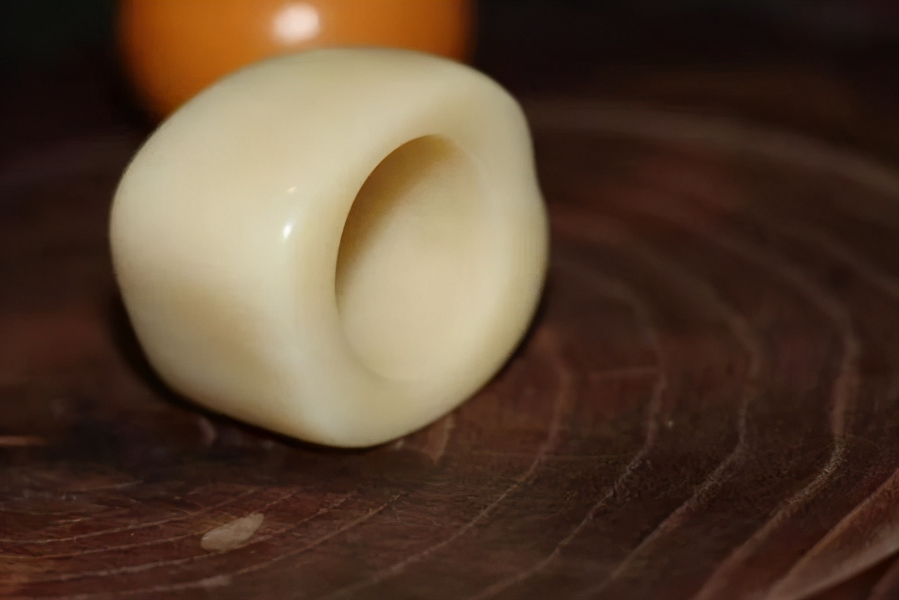 上油的文玩后期盘玩图片,文玩油颜色有黄有白