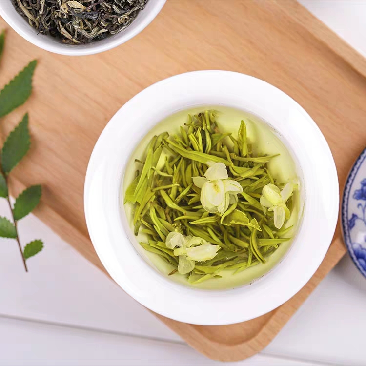 别犹豫，鲜花真能做菜，还挺好吃，吃点鲜花菜肴才不负好*光春**