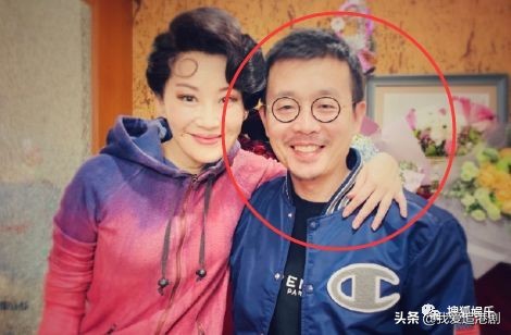 赵薇向男友人索吻,赵薇遭猴子索吻