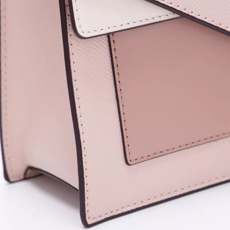 太刺激了吧！这里有几个快递盒想请你偷看