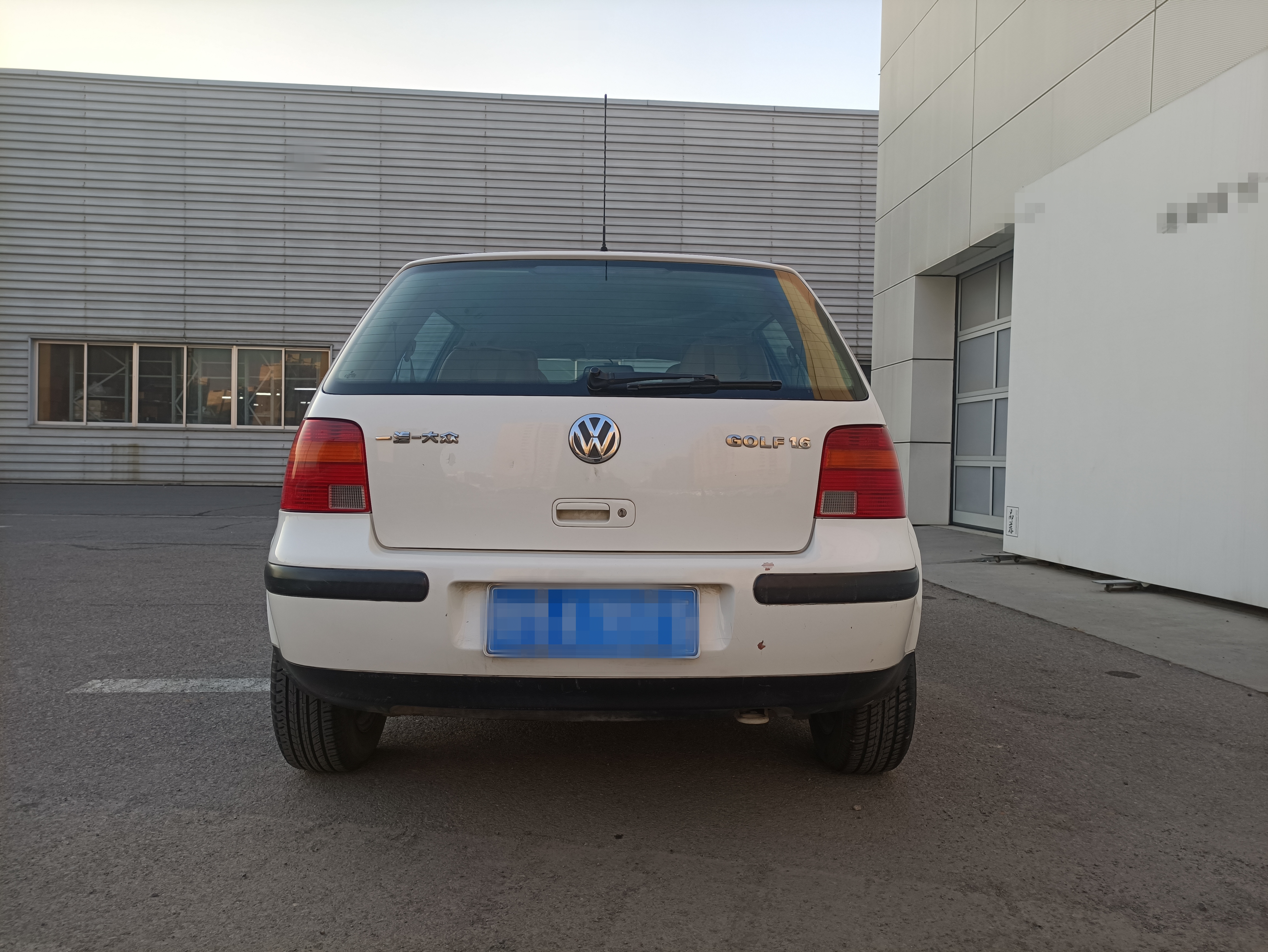 买高尔夫几代性价比高,买个二手高尔夫保值吗